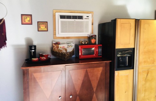 Sevier Cabin | Charming WoodlandCabin with Stunning River Views!