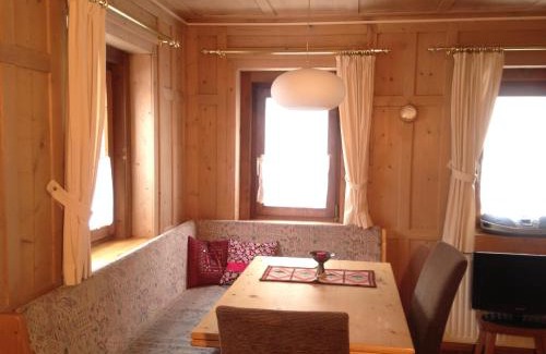 Ravaisch House | Chasa Anguel