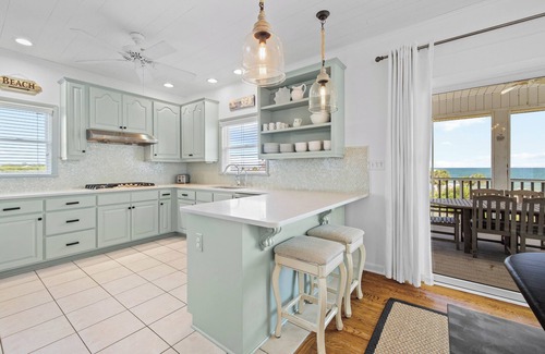 Plantation House | Chasing Pirates: Charming SGI Plantation Home- Stunning Beach Views, Sleeps 10!