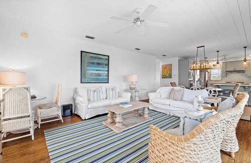 Plantation House | Chasing Pirates: Charming SGI Plantation Home- Stunning Beach Views, Sleeps 10!