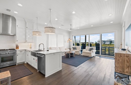 Holiday Isle House | 🌅 Chasing Sunsets | Harbor & Gulf Views | Free Parasailing