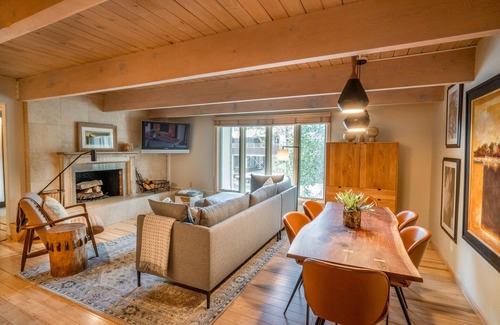 Downtown Condo | Chateau Chaumont Core Condo