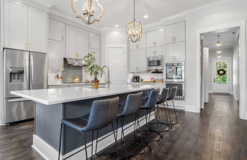 Biloxi House | Chateau De La Mar - walk to Downtown Ocean Springs & beach w/POOL!