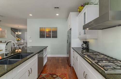 Siesta Key House | "CHATEAU du SOLEIL" * SINGLE Family Home * 1-1/2 Blocks to Beach