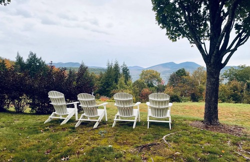 Bartlett House | Chateau Grand Master Suite – Private Summer Pool, Cozy Fireplace, Patio with Gas Grill & Stunning Vi
