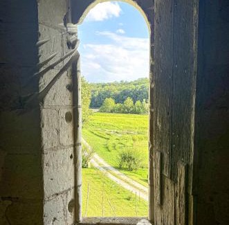 Chemille-sur-Indrois Bed & Breakfast | Chateau-monastère de La Corroirie