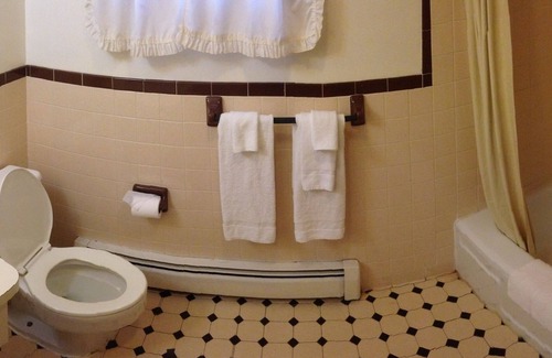 Grand Island Hotel | Chateau Motor Lodge