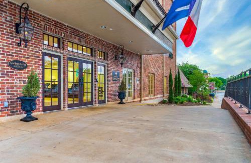 Downtown Historic Hotel | Chateau Saint Denis Hotel