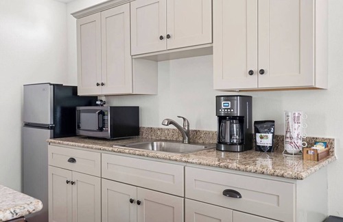 New Braunfels Villa | Chateau-Silkie 2 private Bedrooms & pool