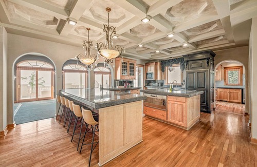 Sunnyslope House | Chateau Wisteria - Luxury Villa with Theater, Garden & Panoramic Views