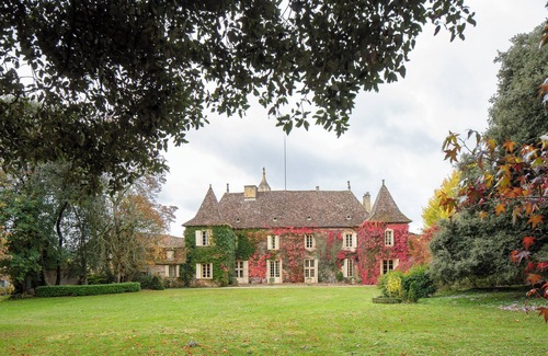 Faux House | Château with a Large Pool and magnificient park. Château & independent house.