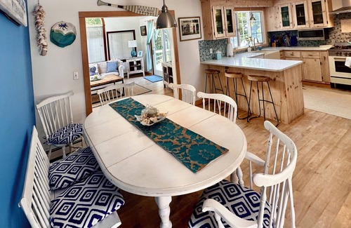 South Chatham House | Chatham Beach Chic 5 Star 5 Min Walk to Beach-Newly Renovated Private Retreat AC