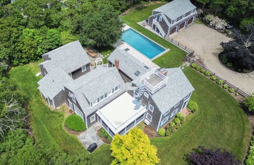 Chatham House | Chatham Estate. Heated Pool, Sleeps 16+, AC, walk to beach! 1.3 mi from town.n