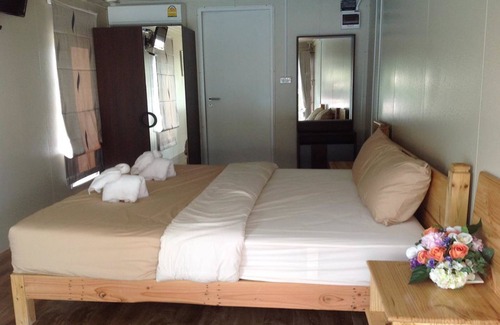 Trat Hotel | Check In & Chill Out Laem Sok Pier