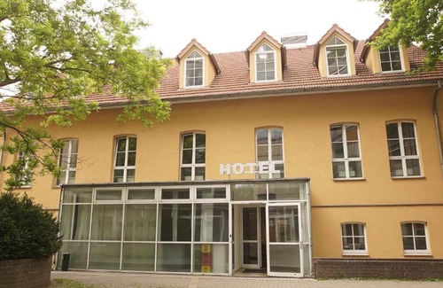 Schoeneweide Hotel | Check In Hotel