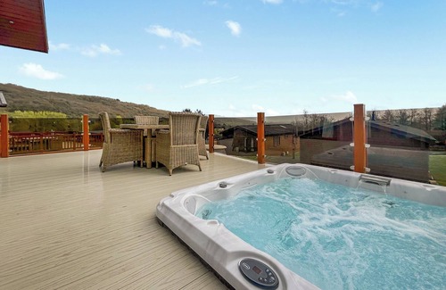 Cheddar Ski Chalet | Cheddar Lodge Premier