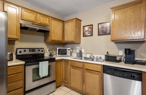 Fort Smith House | Cheerful 2 Bedrooms 2 Full Bathrooms Duplex