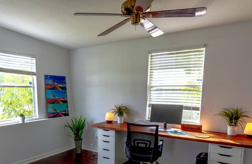 Orlando House | Cheerful 3.5 bedroom house with firepit near UCF