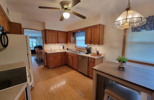 Milwaukee House | Cheerful 3 bedroom home with garage parking