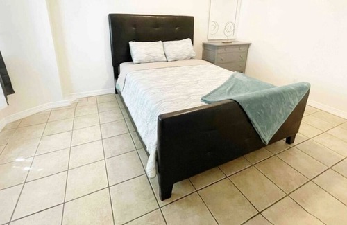 Modesto House | Cheerful 3 bedroom home -Close to downtown Modesto!