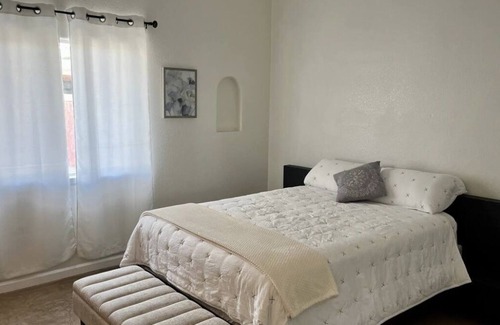 Modesto House | Cheerful 3 bedroom home -Close to downtown Modesto!