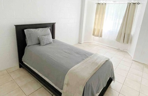 Modesto House | Cheerful 3 bedroom home -Close to downtown Modesto!