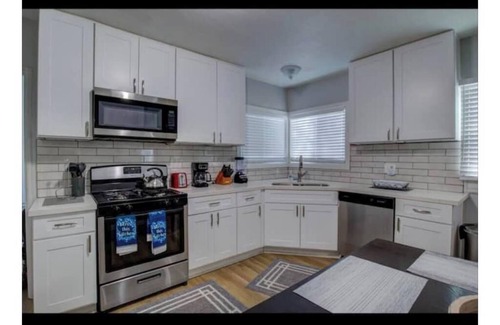 Riverside House | Cheerful 3-bedrooms centrally located in Riverside