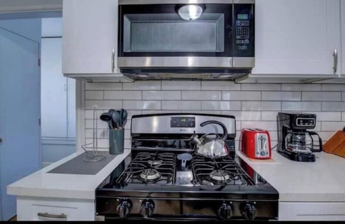 Riverside House | Cheerful 3-bedrooms centrally located in Riverside