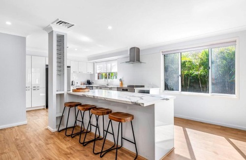 Caves Beach House | Cheerful 4-bedroom family retreat in Caves Beach