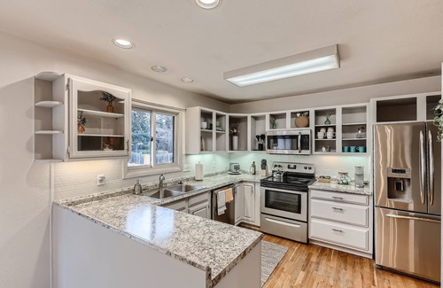 Castlewood House | Cheerful 4 Bedroom Home - Back Yard/Game Room!