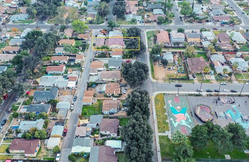 Eastside House | Cheerful 4 Bedroom Home Near Downtown With Fun Arcade and Game Room, Board Games