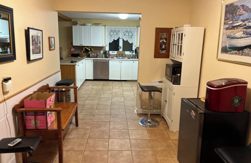 Ottawa Division House | Cheerful 4 bedroom house with large deck and garden in walkable neighbourhood.