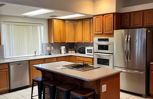 Mohave Valley House | Cheerful 5 Bedroom Home with pool!
