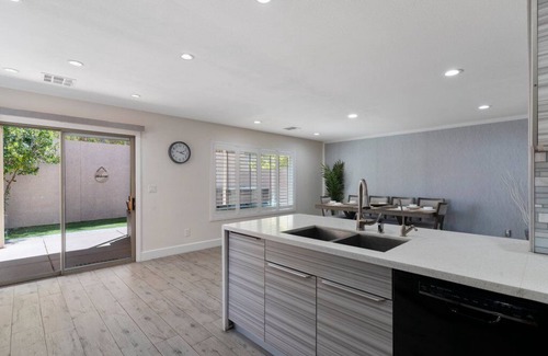 Rhodes Ranch House | Cheerful 5-Bedroom Home with hot tub