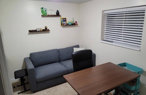 Sandy House | Cheerful 5-bedroom home near slopes with big yard