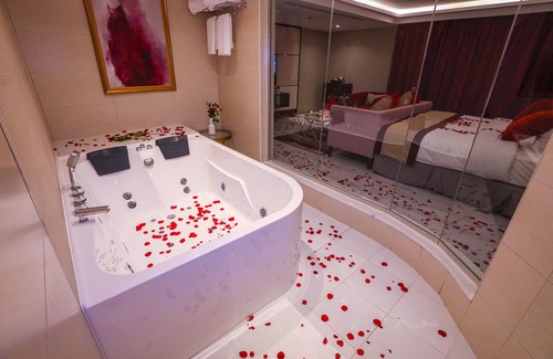 Unaizah Hotel | Cheerful Al Waha Unayzah Hotel