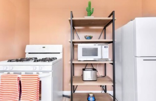 Floral Park House | Cheerful, Cozy 1-Bedroom Home with Free gated Parking on premise