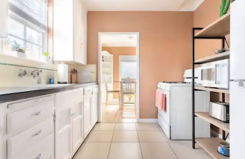 Floral Park House | Cheerful, Cozy 1-Bedroom Home with Free gated Parking on premise