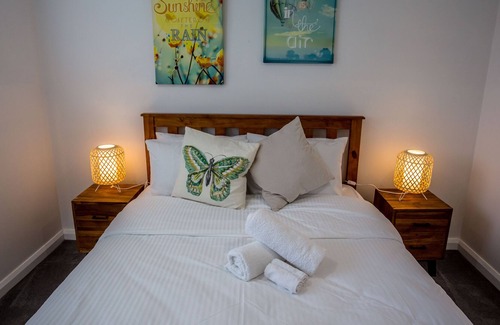 Lake Munmorah House | Cheerful Lakeside House-Minutes away from anywhere