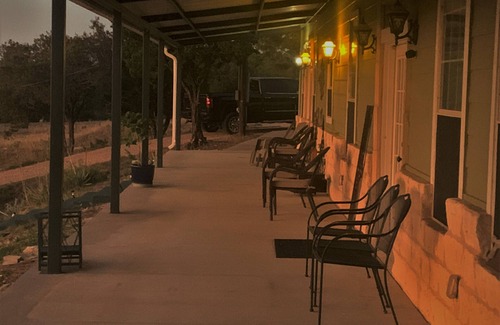 Nemo House | Cheerful Ranchette Overlooking Lake Whitney!