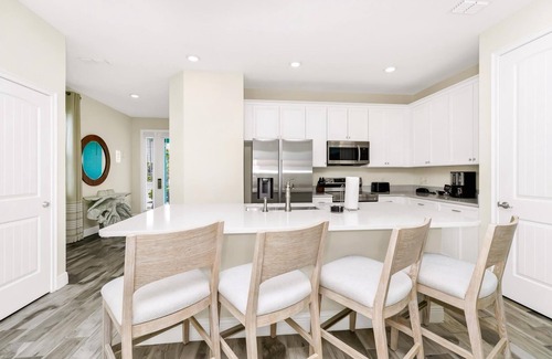 West Kissimmee Cottage | Cheerful Villa near Disney with Margaritaville Resort and Island H20 Waterpark.