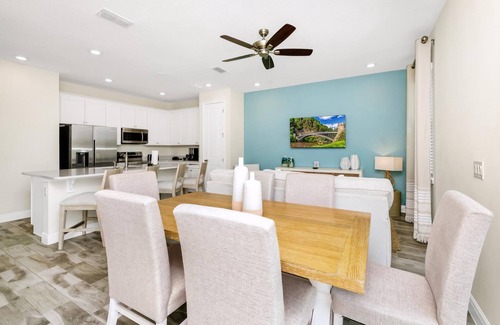 West Kissimmee Cottage | Cheerful Villa near Disney with Margaritaville Resort and Island H20 Waterpark.