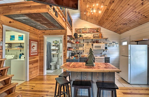 Mountain View Apartment | Cheery Pet-Friendly Studio w/Shared Fire Pit