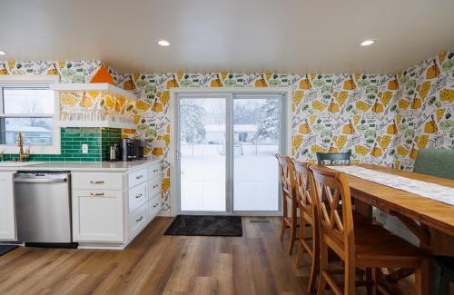 Ashwaubenon House | Cheese Head Hideaway by Simple Life Rentals