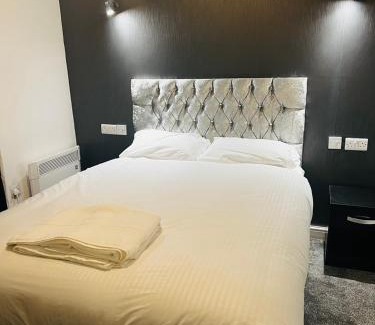 Manchester Hotel | Cheetham hill