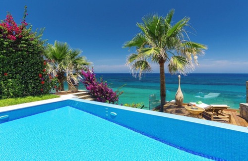 Tragaki Villa | Chef included by Fantasia Villas: The Imperial Spa Villa