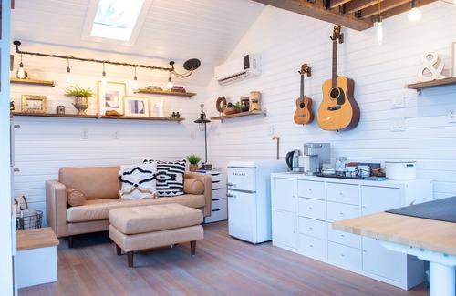 Wilsonville House | Chef's Kitchen+Creative Studio+Fire Pit+Bocce Ball - Near Wedding & Wine Country