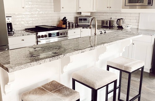 Park City Condo | ★Chef's kitchen, huge balcony, sec. parking, Traeger grill, amazing views!