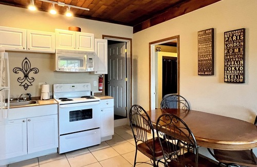 Chelan House | Chelan Cozy Getaway: Pet-Friendly, Downtown, WIFI, Steps to Riverwalk Park
