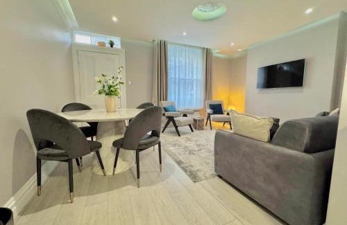 Queen's Gate Apartment | Chelsea living Apartment